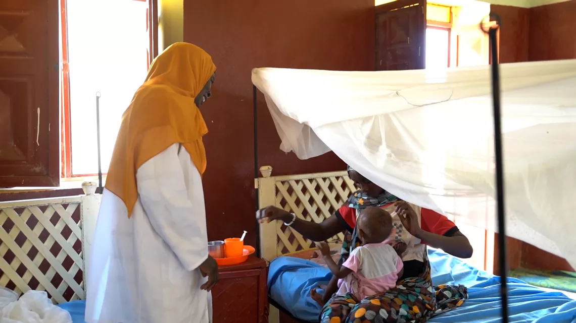 الممرضون السودانيون.. أبطال في خط نار الحرب والوباء