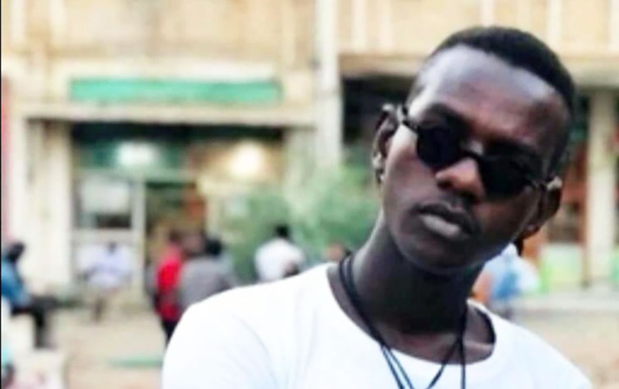 سفارة السودان بطرابلس تحتجز الناشط توباك
