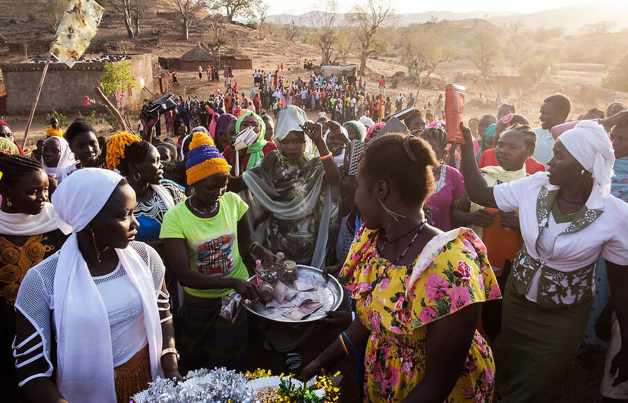 In Sudan, a bride and her village celebrate love in a time of war