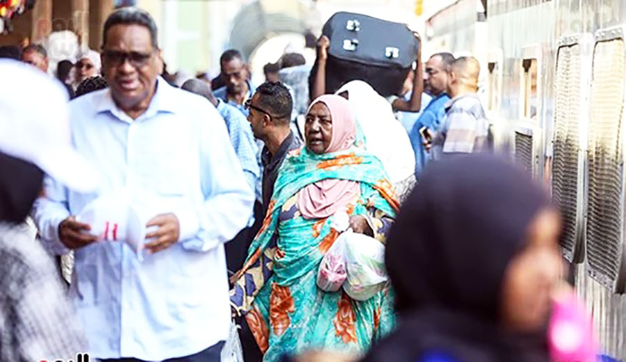 مصر تسيّر رحلات قطار مجانية للاجئين السودانيين العائدين