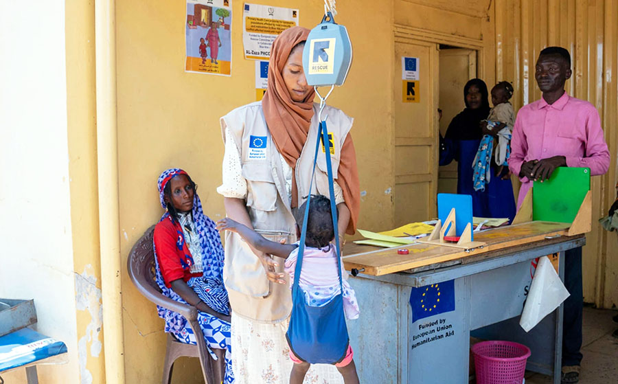 قصص لأمهات يكافحن من أجل أطفالهن