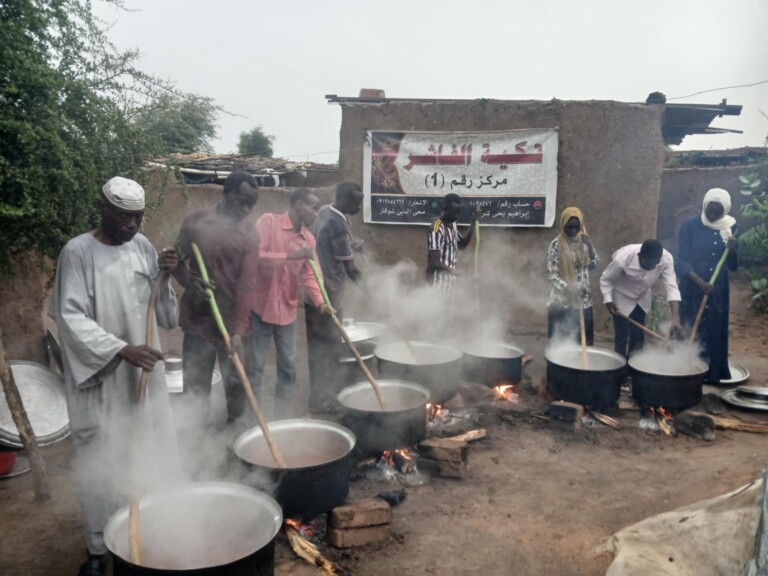 ``تَصَيُّد المُتَطَوِّعِينَ``.. صُناع الحياة أمام حرب رقمية في السودان
