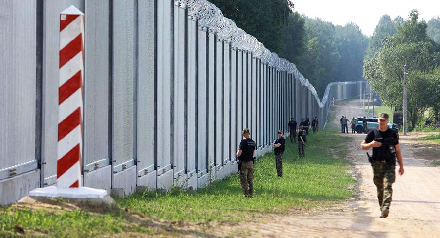 بولندا ترمي بطالب لجوء سوداني على الحدود مع بيلاروسيا